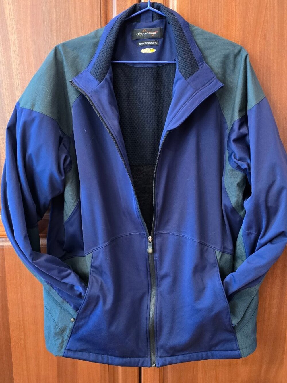 GREG Norman Golf Shark rain jacket and windbreak medium